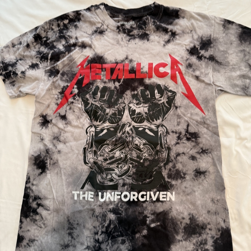 Matallica Black and Gray Graphic Tee M 0030